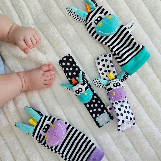 Calcetín Sensorial con Sonajero + Muñequeras (0-12m)